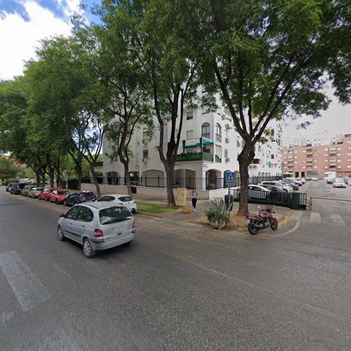 CLINICA DENTAL LAS GONDOLAS, RICARDO GIMÉNEZ VÁZQUEZ