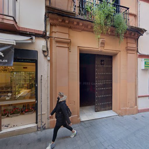 Clínica Dental, Dr. Alejandro Alberdi – Sevilla Centro